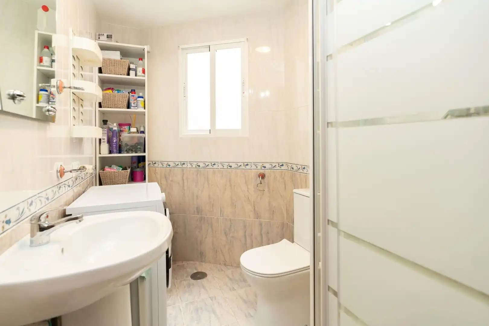 Baño de Piso en venta en Gualchos con Terraza y Balcón