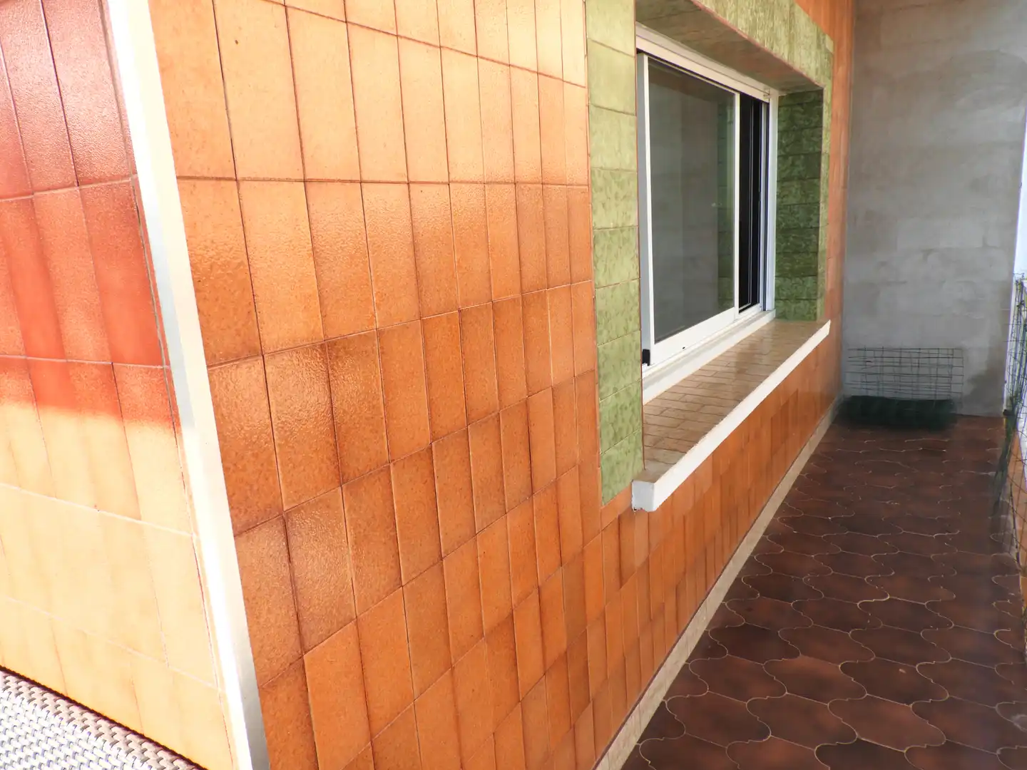 Außenansicht von Haus oder Chalet zum Verkauf in Castellar del Vallès mit Klimaanlage, Heizung und Privatgarten