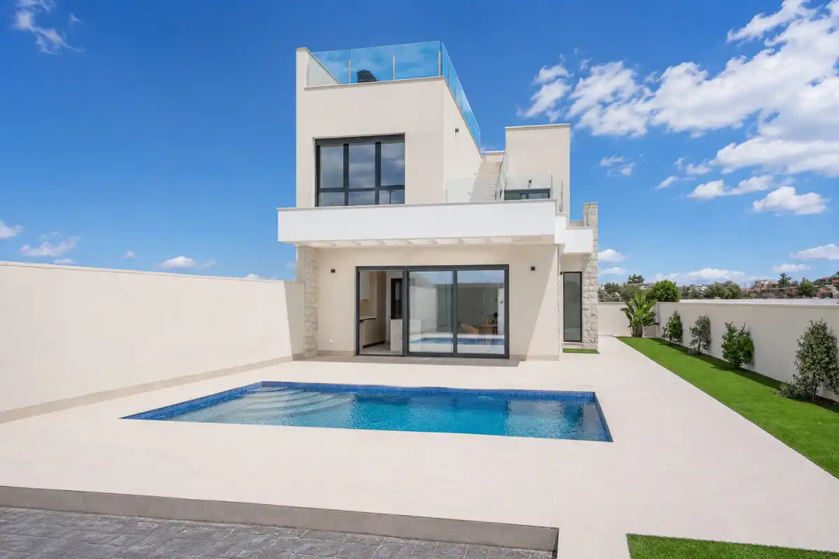 Semi-detached house with terrace for sale in Calle de Morella