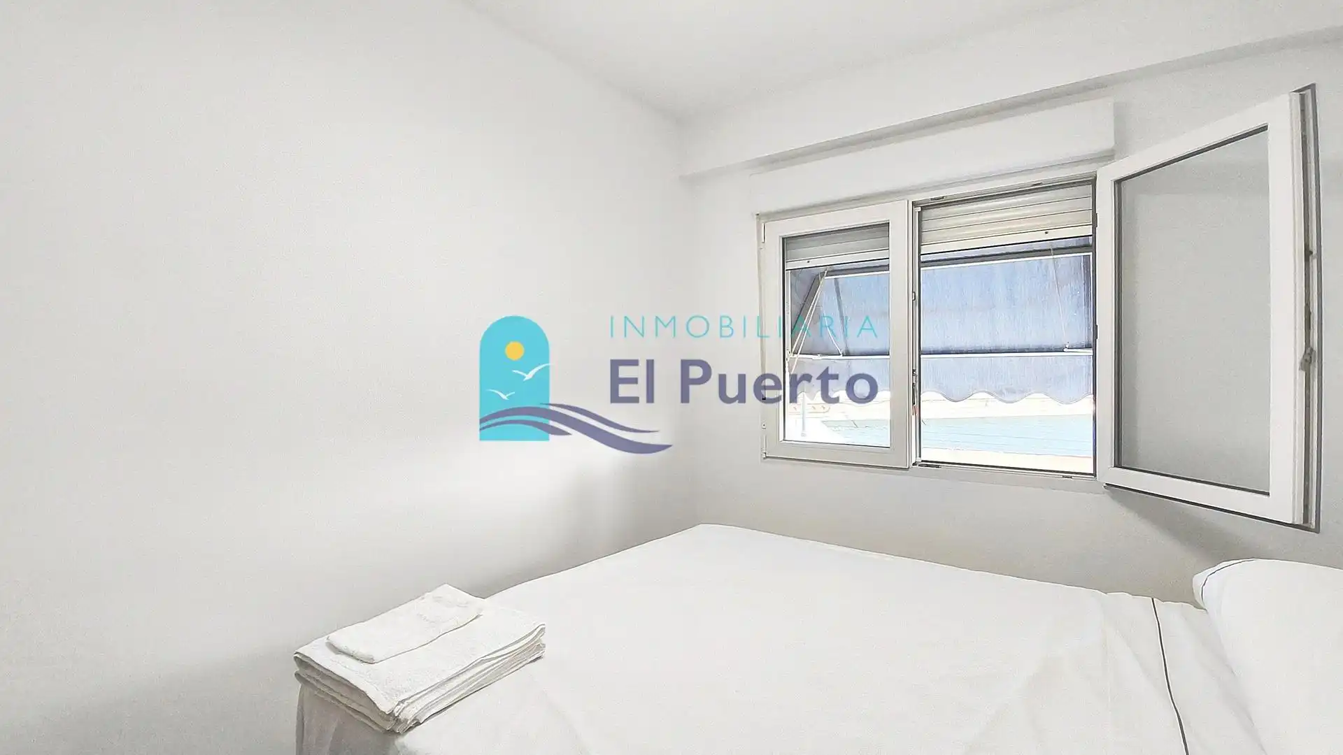 Dormitori de Apartament en venda en Puerto de Mazarrón