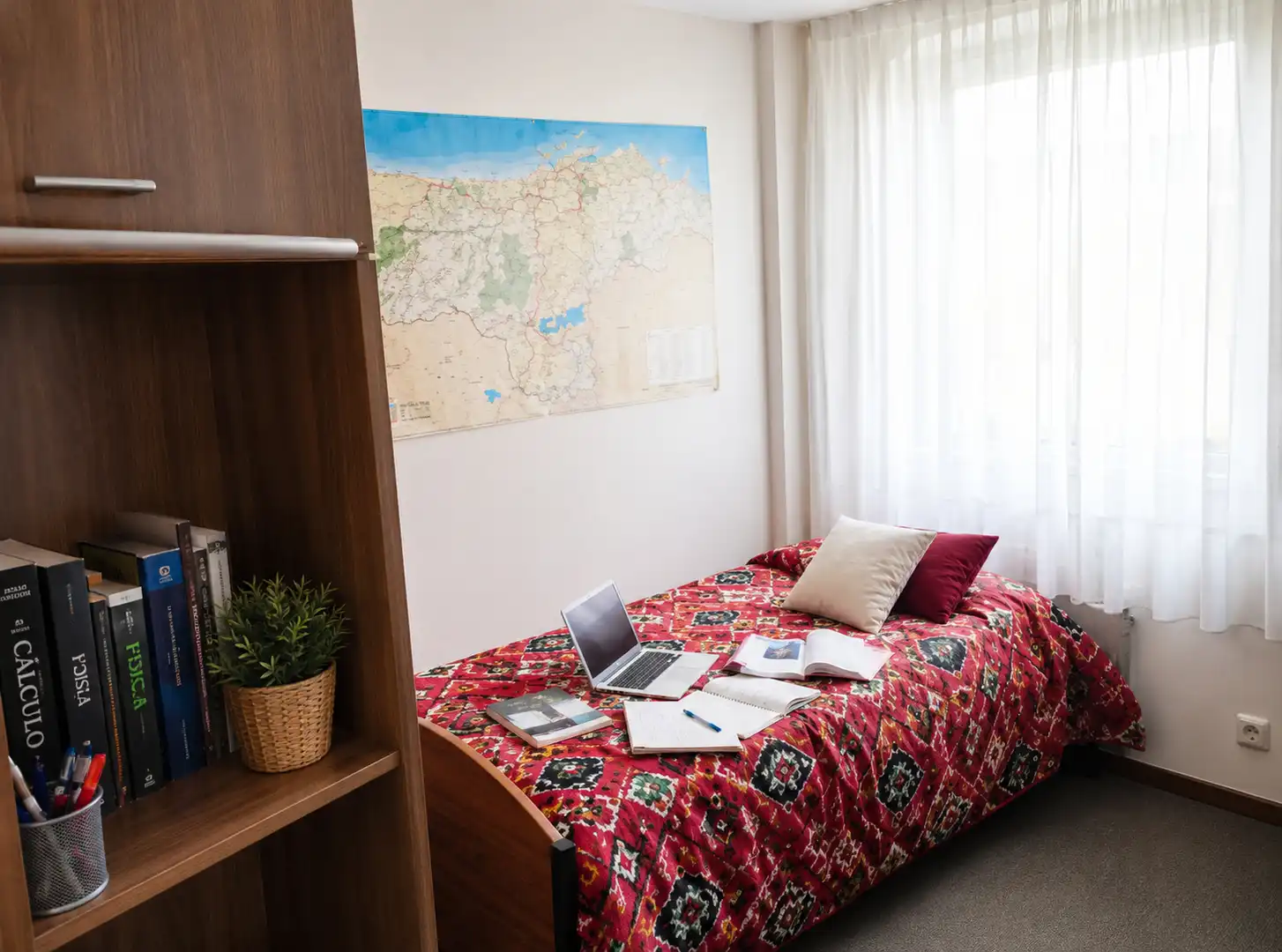Schlafzimmer von Wohnung zur Miete in Santander mit Heizung, Terrasse und Möbliert