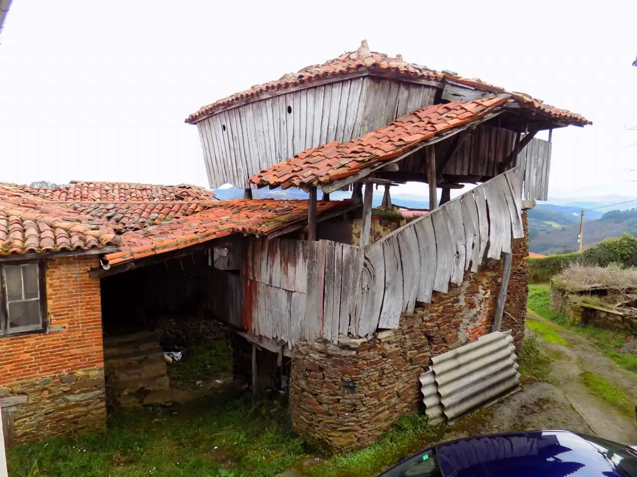 Vista exterior de Finca rústica en venta en Salas con Calefacción, Jardín privado y Terraza