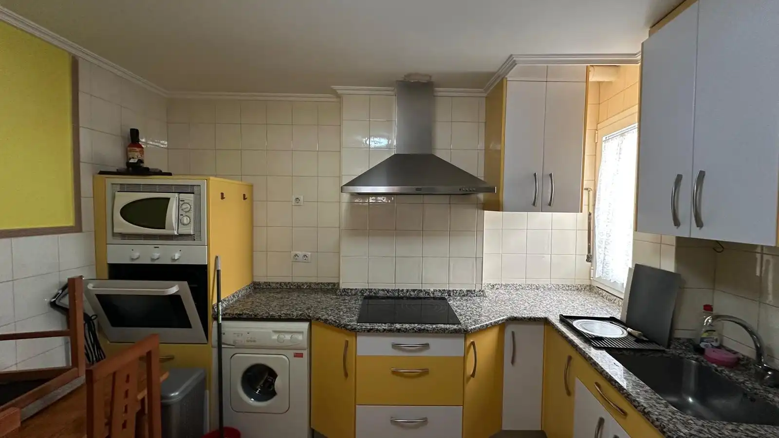 Cuina de Pis en venda en Burgos amb Calefacció, Parquet i Traster