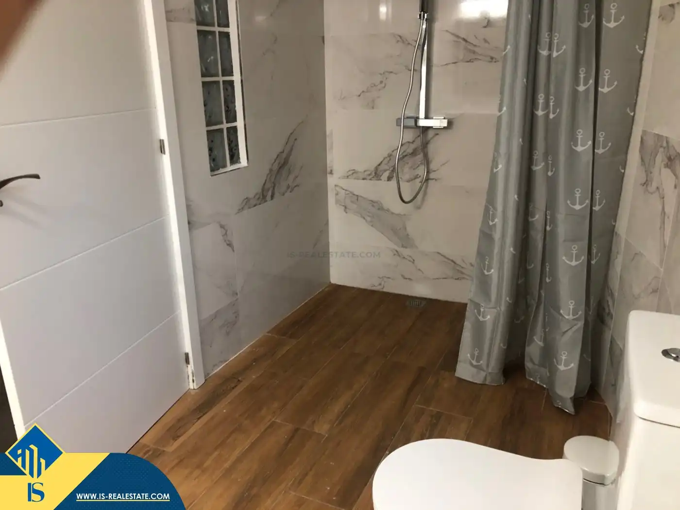 Badezimmer von Haus oder Chalet zur Miete in Torrevieja mit Klimaanlage, Terrasse und Schwimmbad