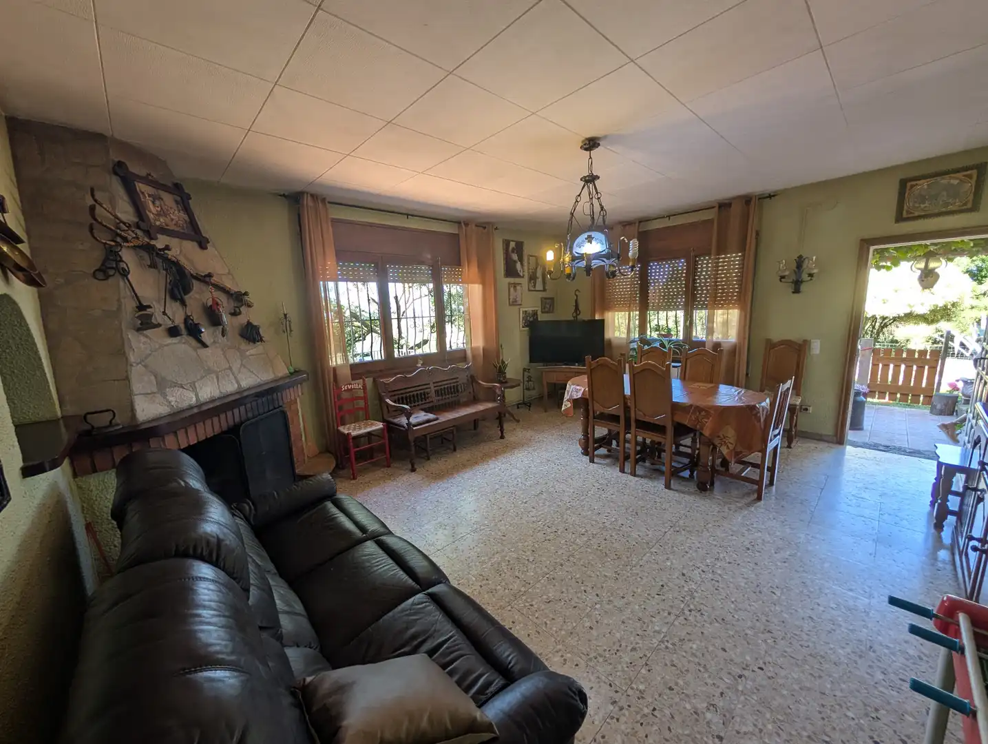 Wohnzimmer von Country house zum Verkauf in Balenyà