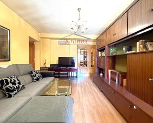 Sala d'estar de Pis en venda en  Madrid Capital amb Aire condicionat, Calefacció i Terrassa