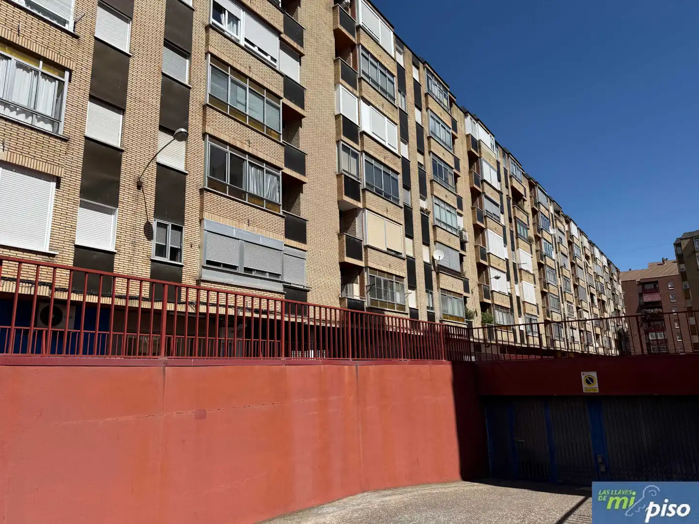 Vista exterior de Pis en venda en Valladolid amb Calefacció, Parquet i Moblat