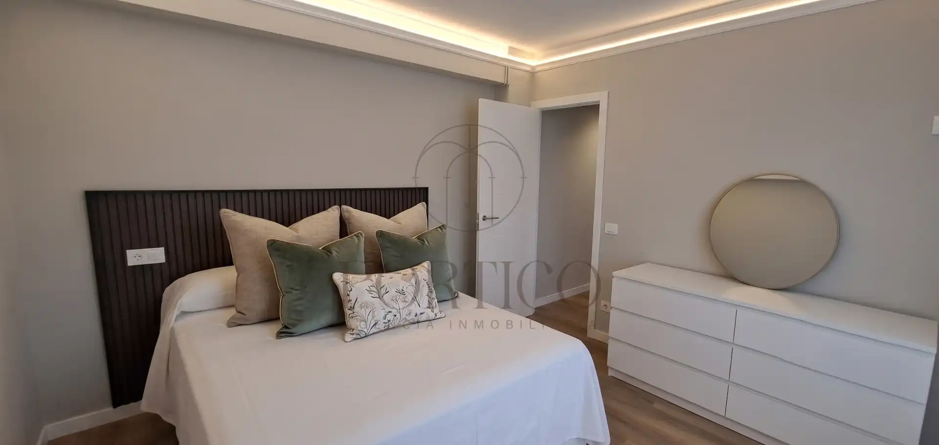 Habitación de Apartamento de alquiler en Vigo  con Calefacción y Amueblado