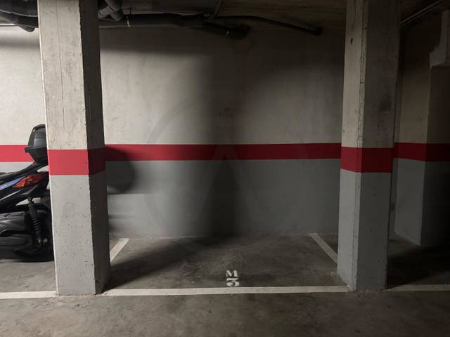 Garaje en Venta en Plaça Catalunya - Escola Industrial