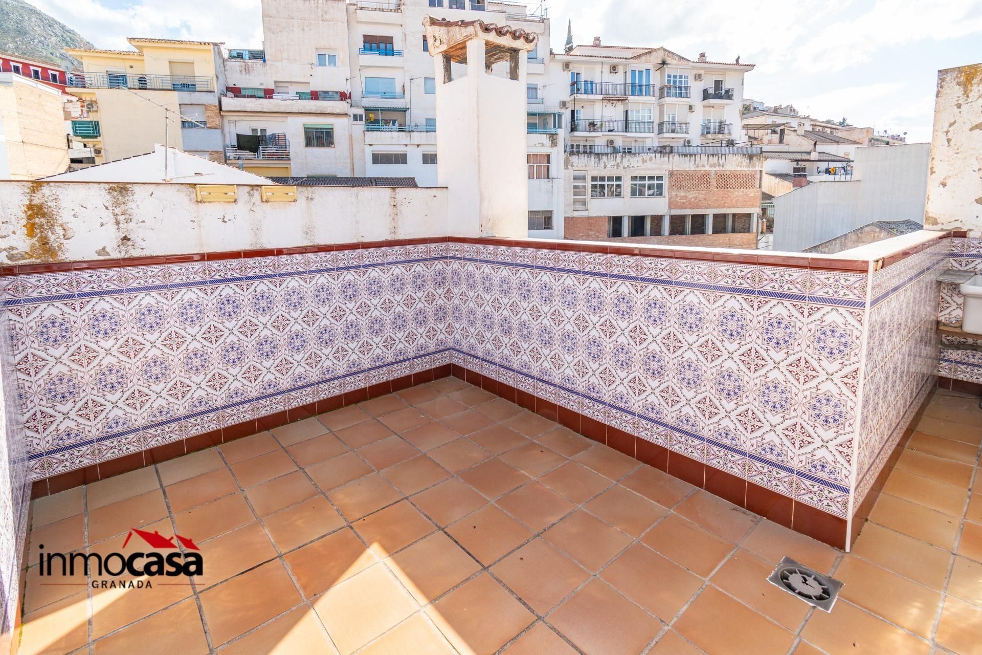 Vista exterior de Casa adosada en venda en Loja amb Aire condicionat, Terrassa i Balcó