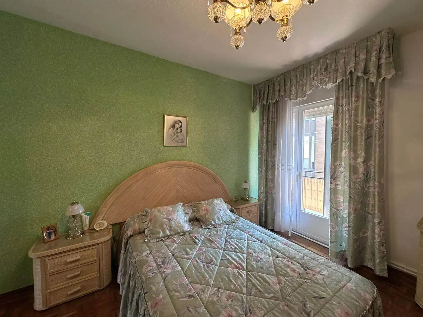 Habitación de Piso en venta en Madrid con Calefacción, Parquet y Terraza