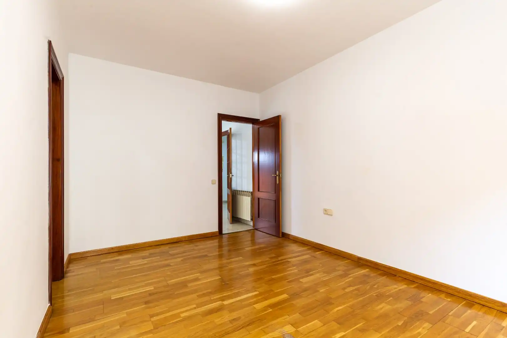 Wohnung zum Verkauf in Sant Just Desvern mit Klimaanlage, Heizung und Terrasse