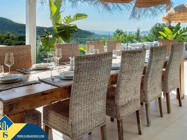 Chalet con piscina en venta en Can Furnet