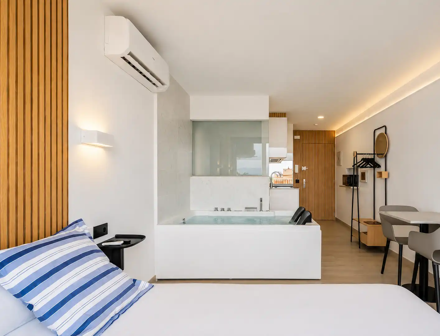 Bedroom of Study for sale in Empuriabrava  with Air Conditioner and Jacuzzi