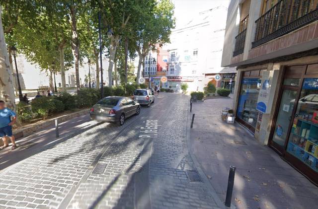 Casa-chalet en Venta en Centro