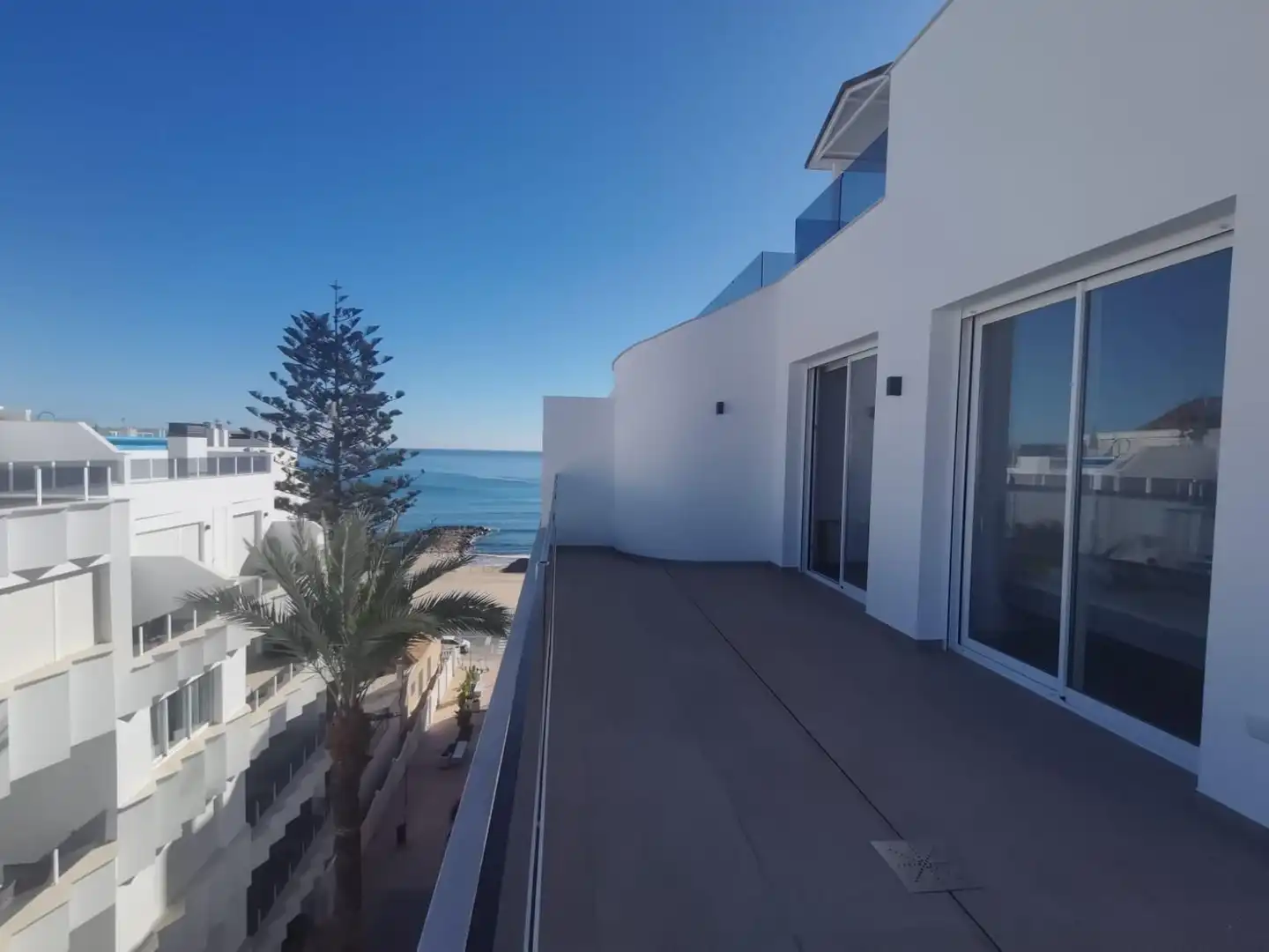 Penthouse with pool for sale in Playa de los Locos