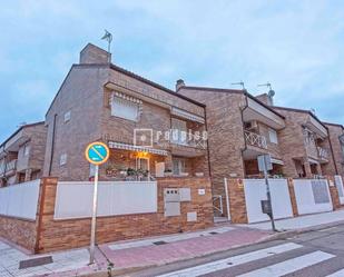 Vista exterior de Casa o xalet en venda en Alcorcón amb Aire condicionat i Terrassa