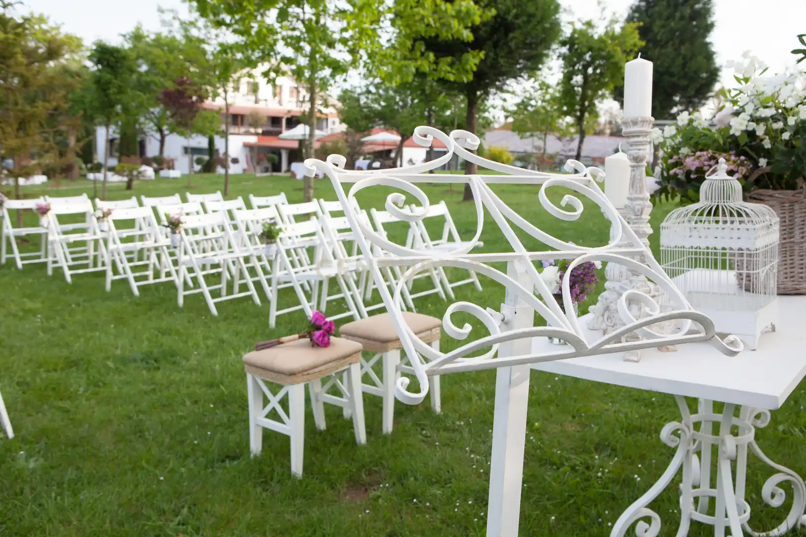 Garden of Buildings for sale in Frades