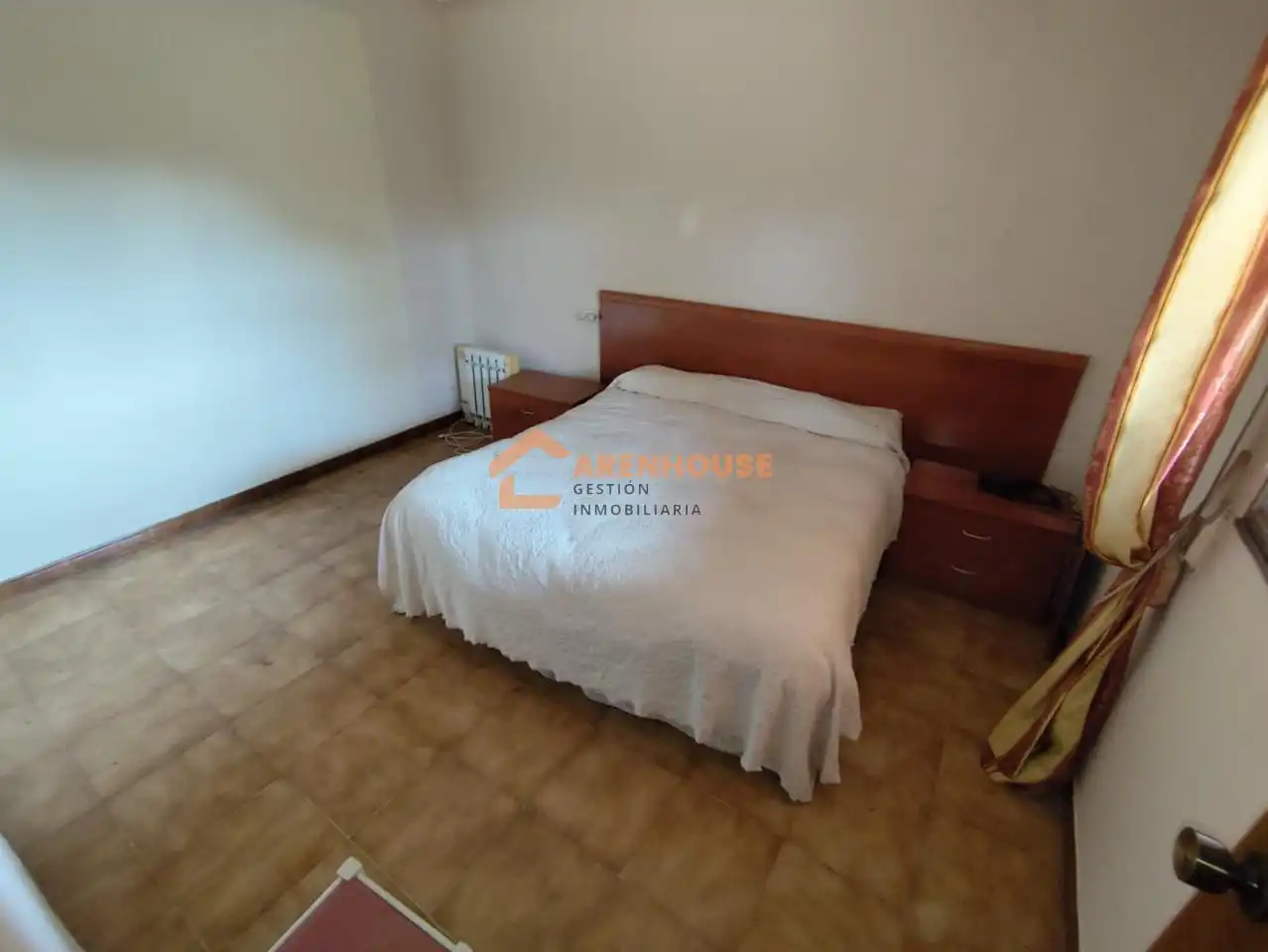 Habitación de Casa o chalet en venta en Ourense Capital  con Calefacción, Jardín privado y Trastero