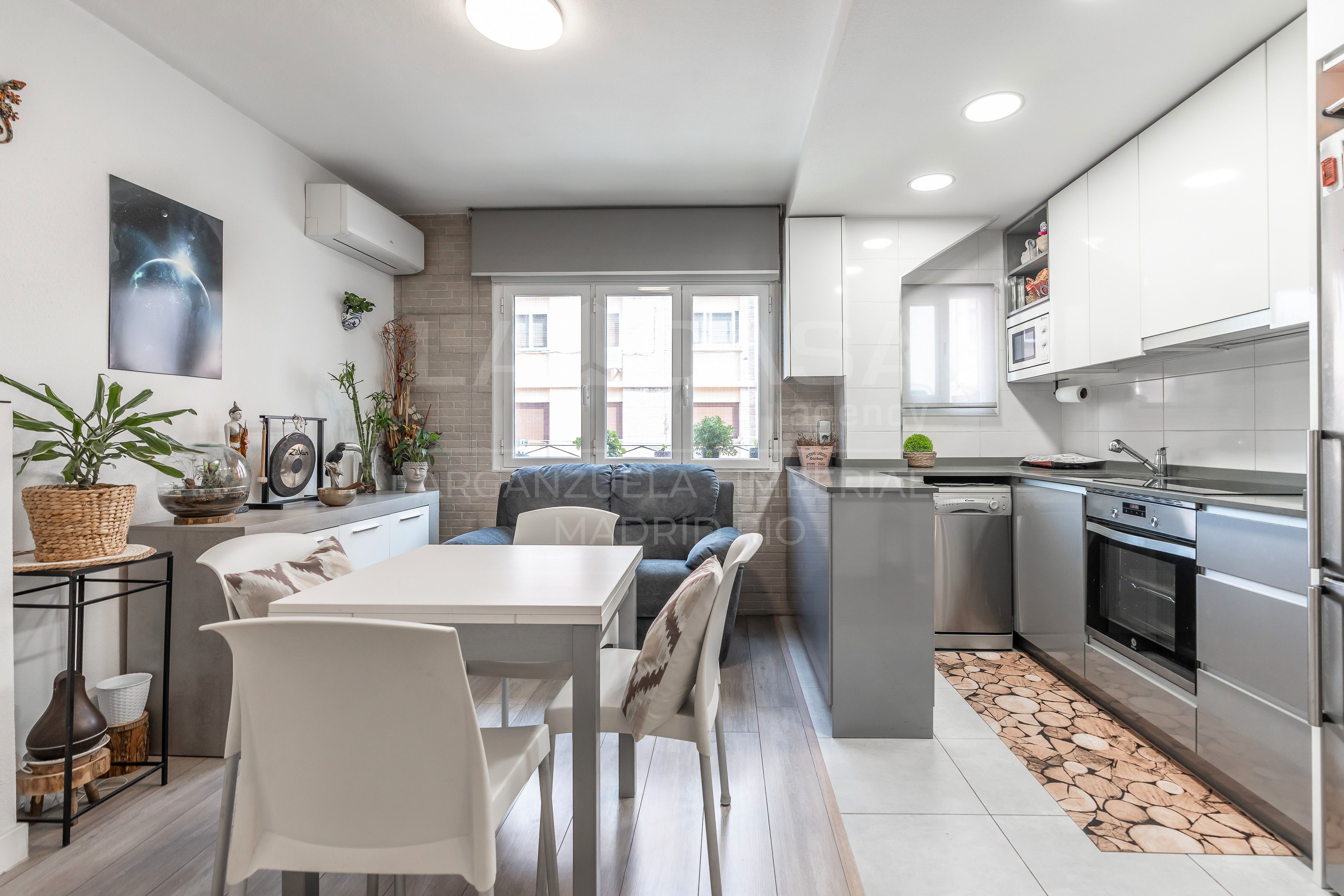 Kitchen of Flat for sale in  Madrid Capital  with Heating and Storage room