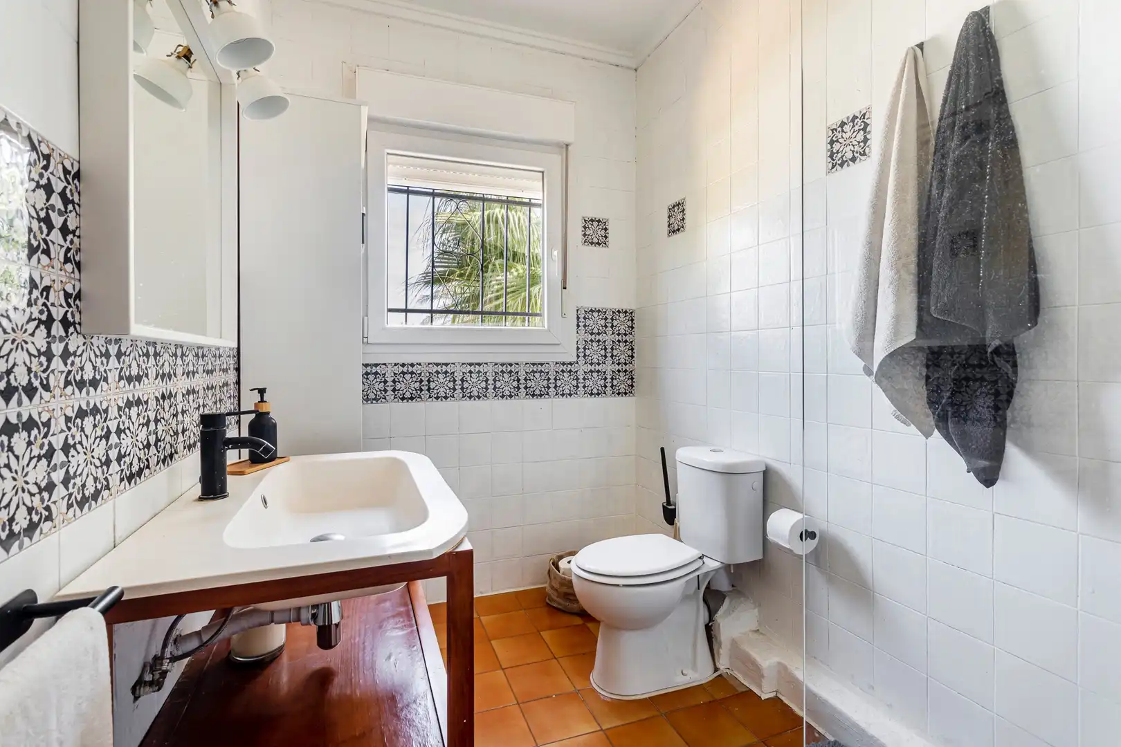 Bathroom of Houses for sale in Godelleta  with Heating, Private garden and Terrace