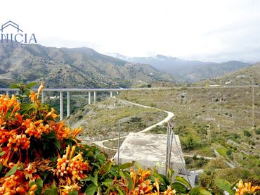 Casa rústica con jardín en venta en La Herradura