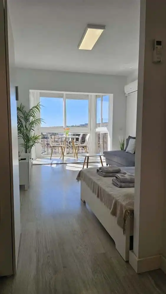 Terraza de Estudio en venta en Torremolinos con Aire acondicionado, Calefacción y Amueblado