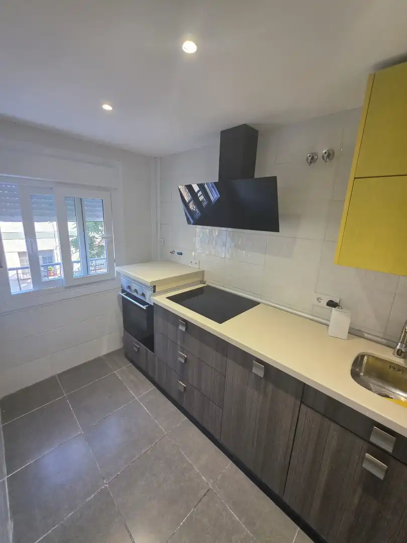 Flat for sale in Carrer d'Antoni Gaudí, imagen 2