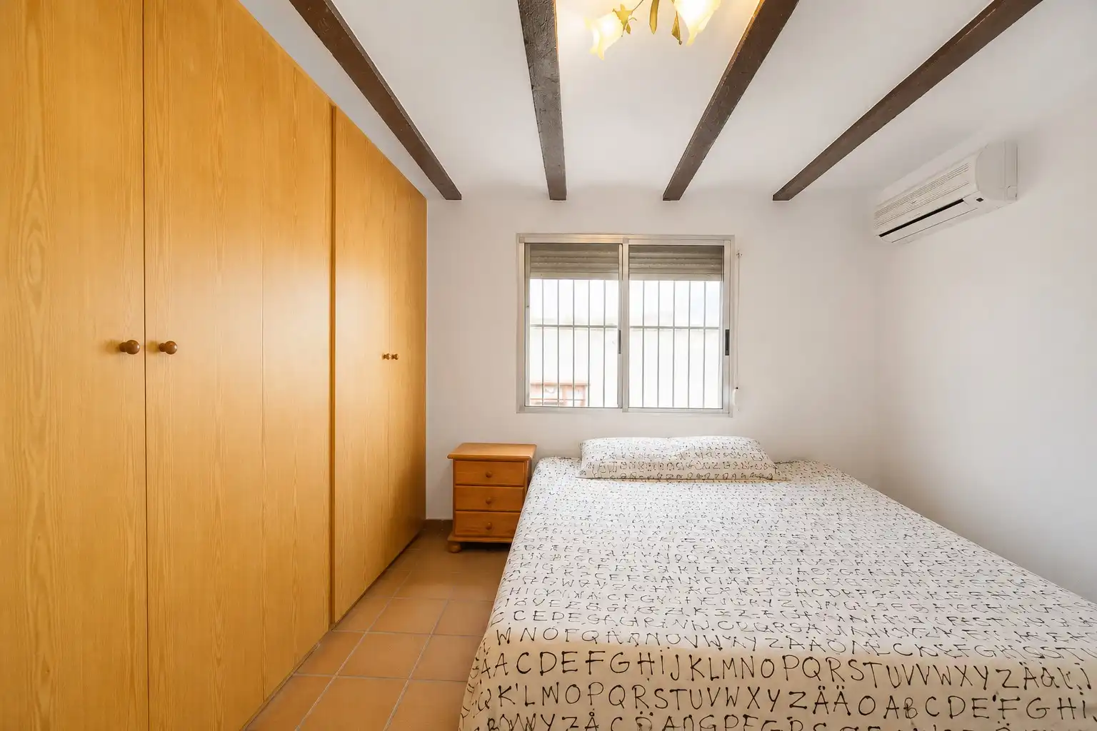 Dormitori de Casa o xalet en venda en Alberic amb Jardí privat, Terrassa i Traster