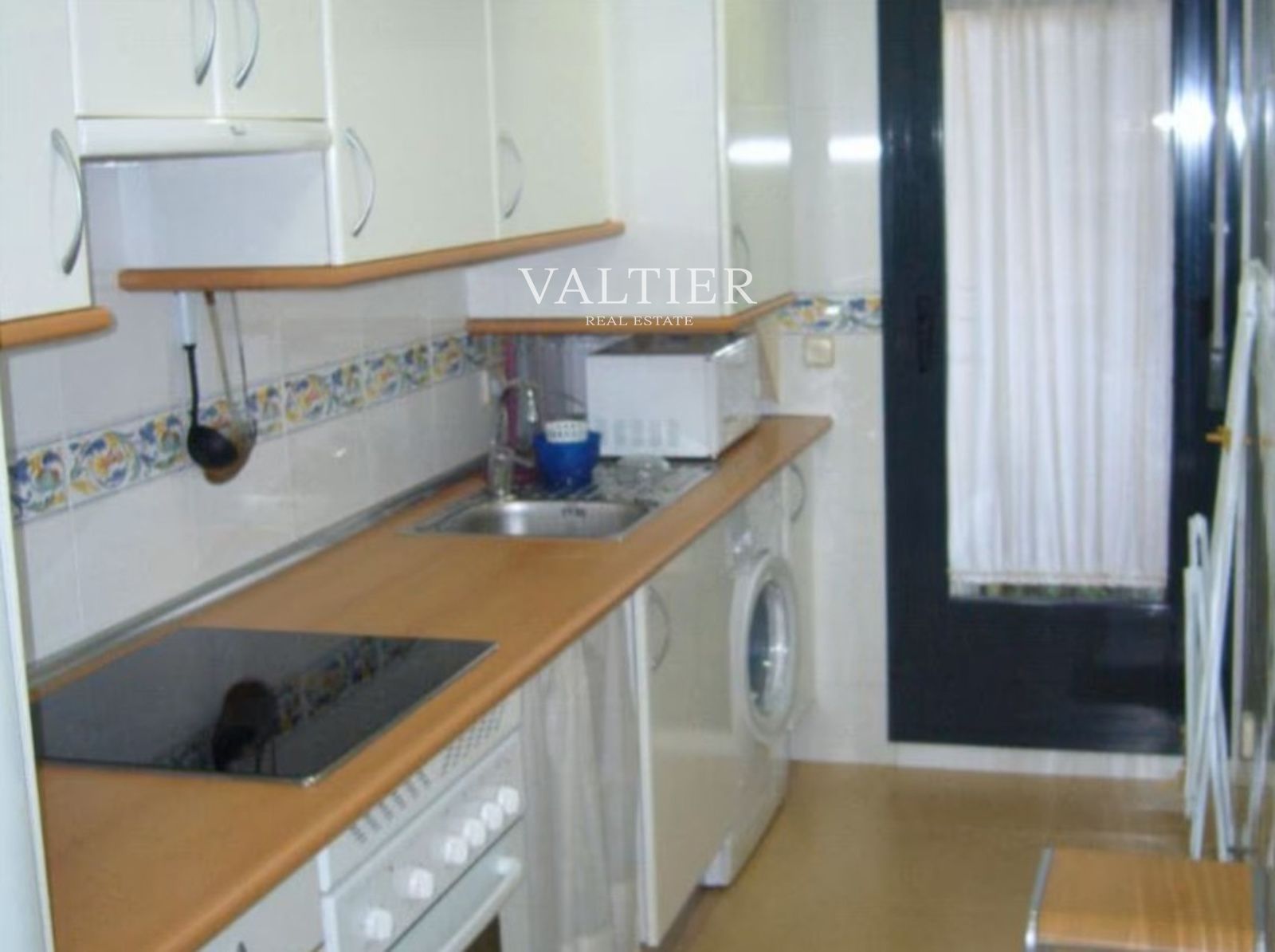 Kitchen of Flat for rent in  Madrid Capital  with Air Conditioner and Furnished