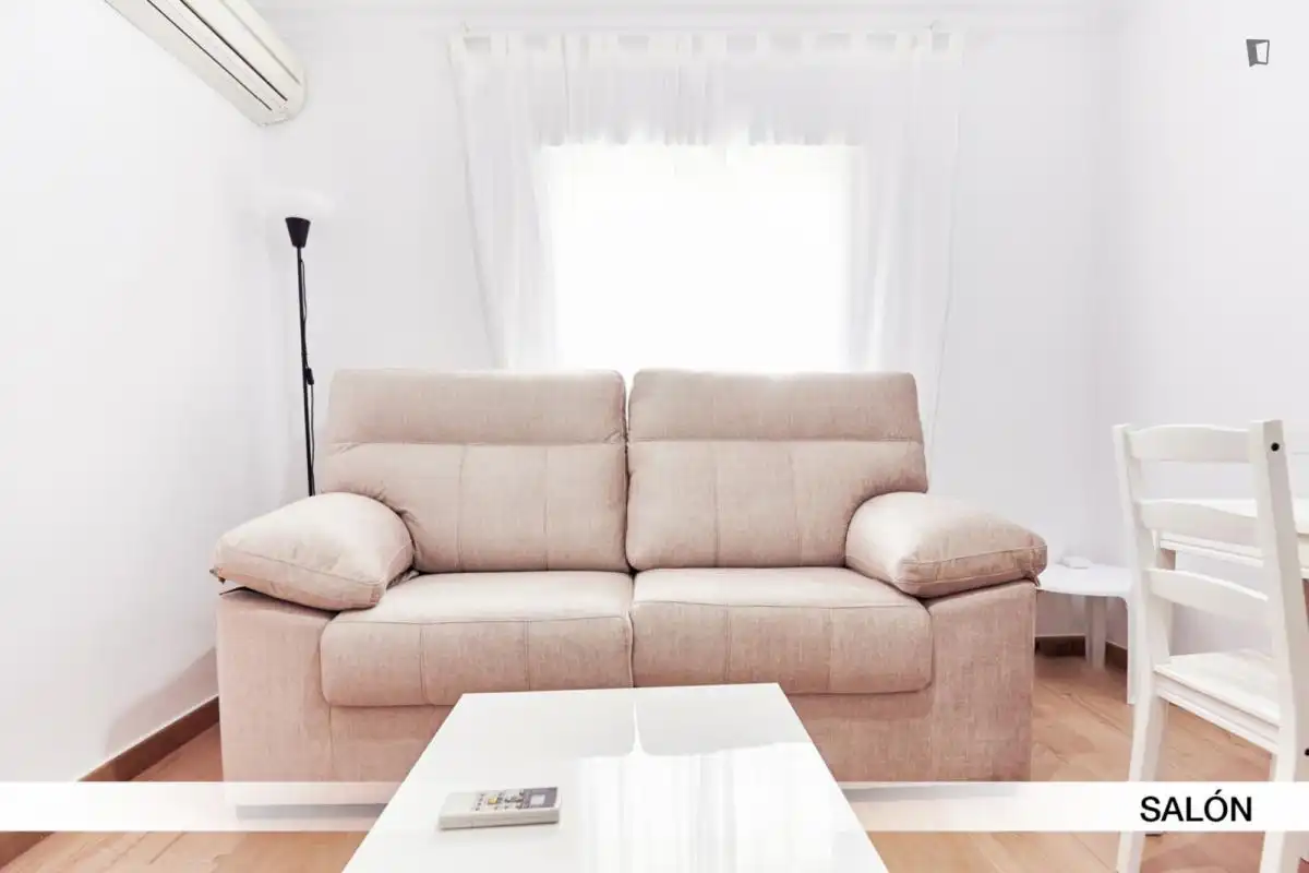 Habitación en El Plantinar – Avda. La Paz - El Juncal