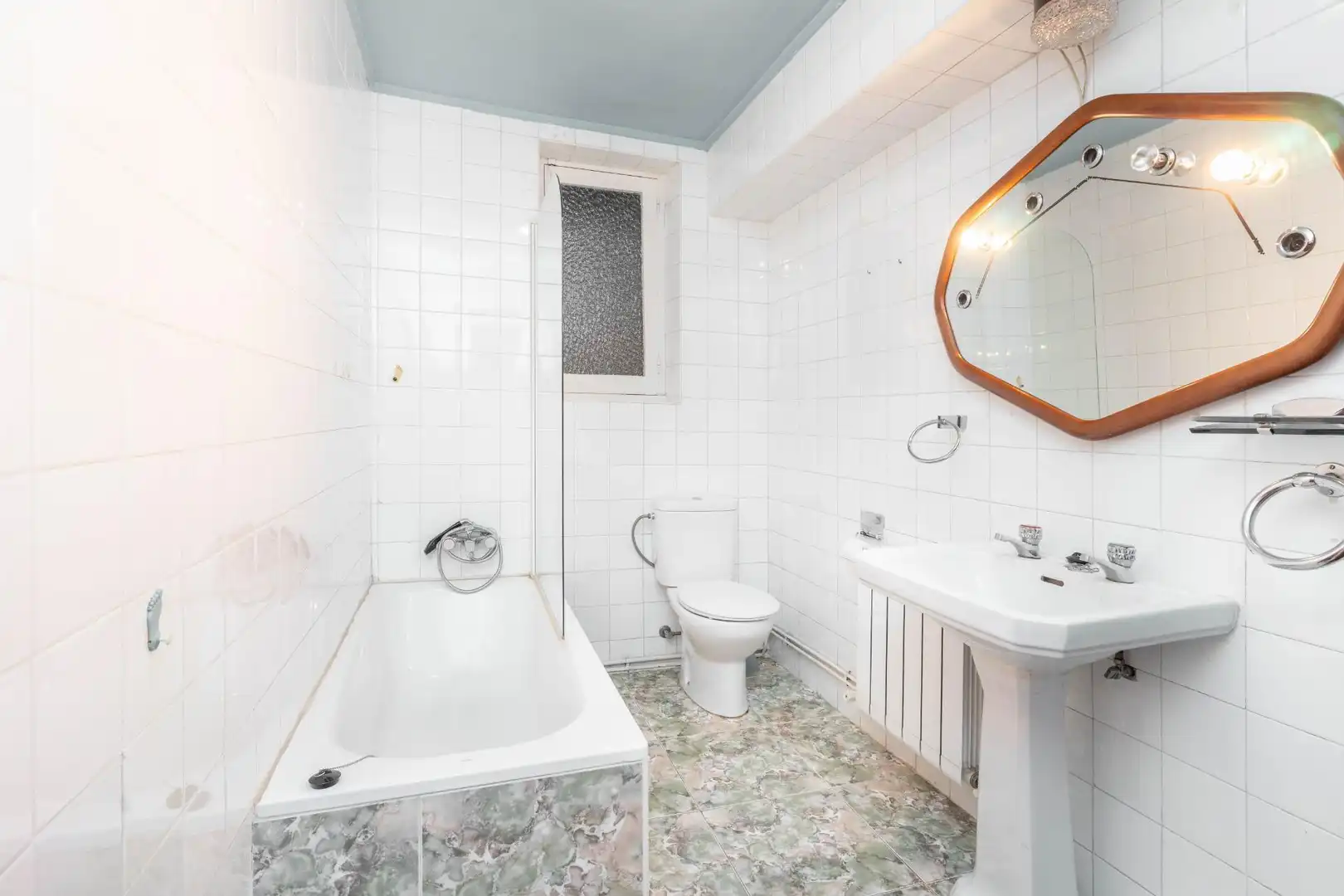 Bathroom of Attic for sale in Oviedo   with Heating