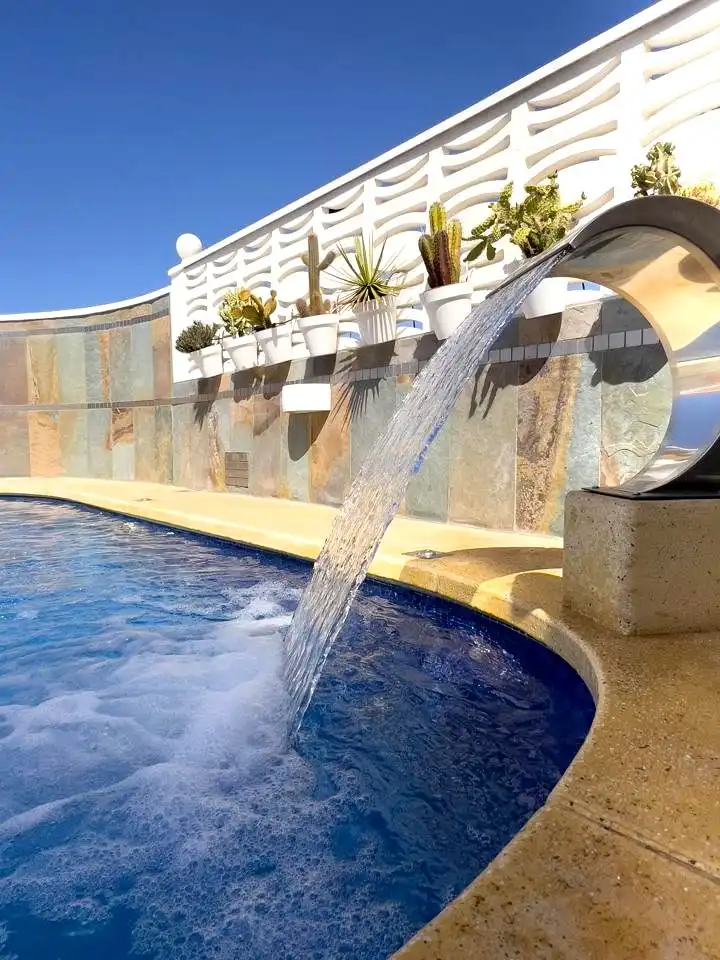 Casa amb piscina en venda a Santiago Puig, imagen 33