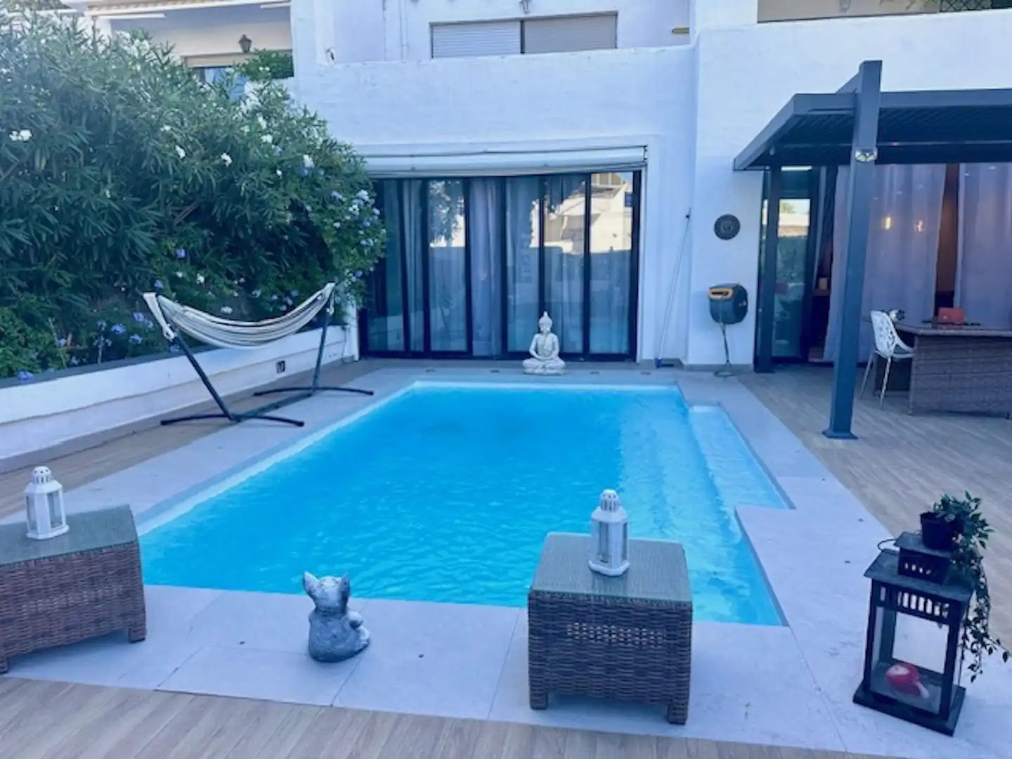 Piscina de Pis en venda en Estepona amb Aire condicionat, Terrassa i Piscina
