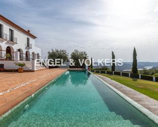 Vista exterior de Casa o xalet en venda en Zufre amb Aire condicionat, Calefacció i Jardí privat