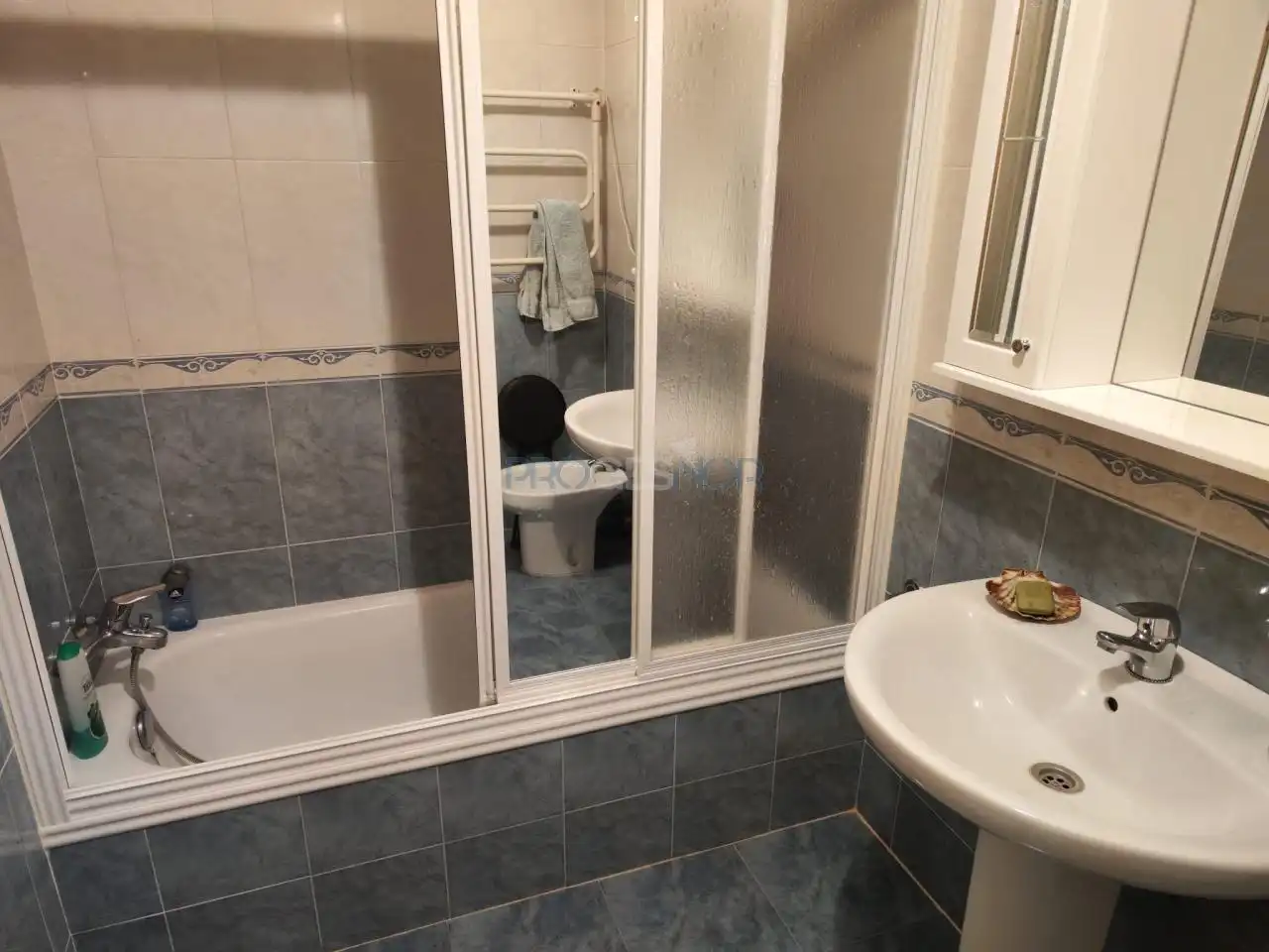 Baño de Apartamento en venta en San Andrés del Rabanedo con Calefacción, Parquet y Terraza