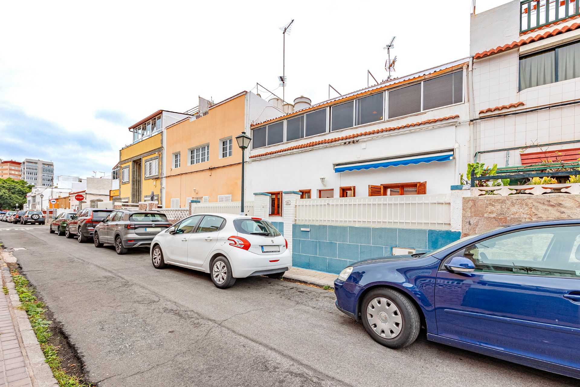 Vista exterior de Casa adosada en venda en Las Palmas de Gran Canaria amb Jardí privat i Terrassa