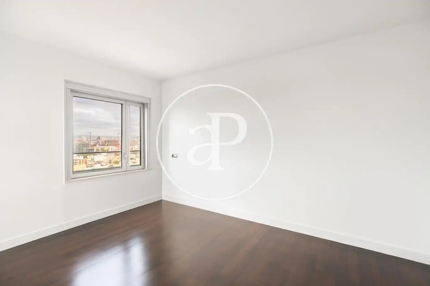 Bedroom of Attic for sale in Barcelona  with Air Conditioner, Heating and Terrace