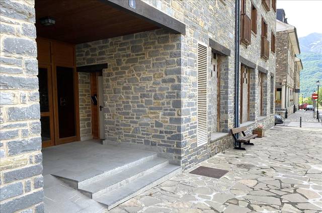 Local comercial en Venta en FRANCIA en Sallent de Gállego