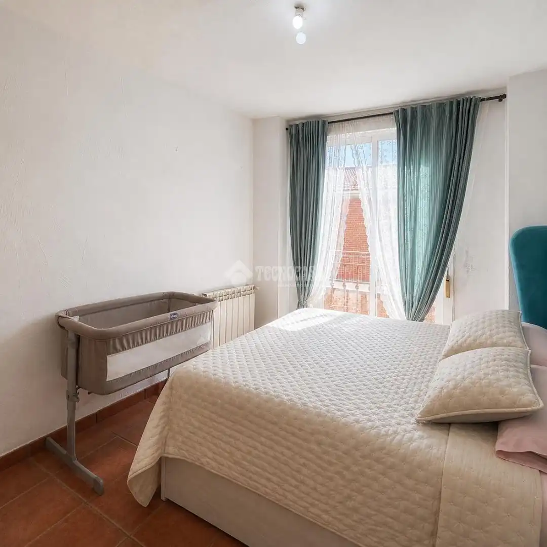 Schlafzimmer von Wohnung zur Miete in Ciempozuelos mit Balkon