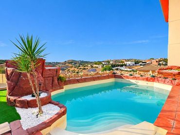 Detached house with balcony for sale in Calle Vega de Sánchez