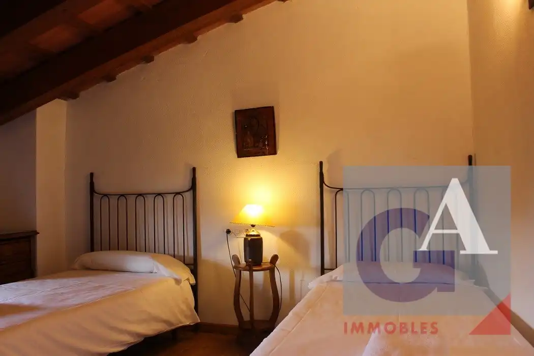 Casa rústica amb terrassa en venda a Sant Joan Les Fonts, imagen 33