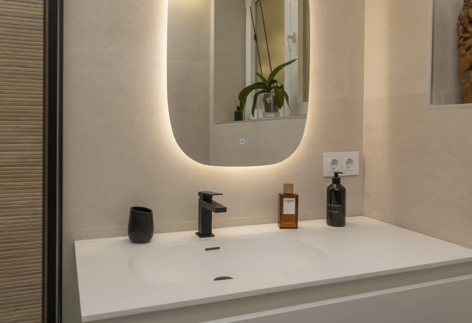 Baño de Piso en venta en Torremolinos con Aire acondicionado, Terraza y Internet