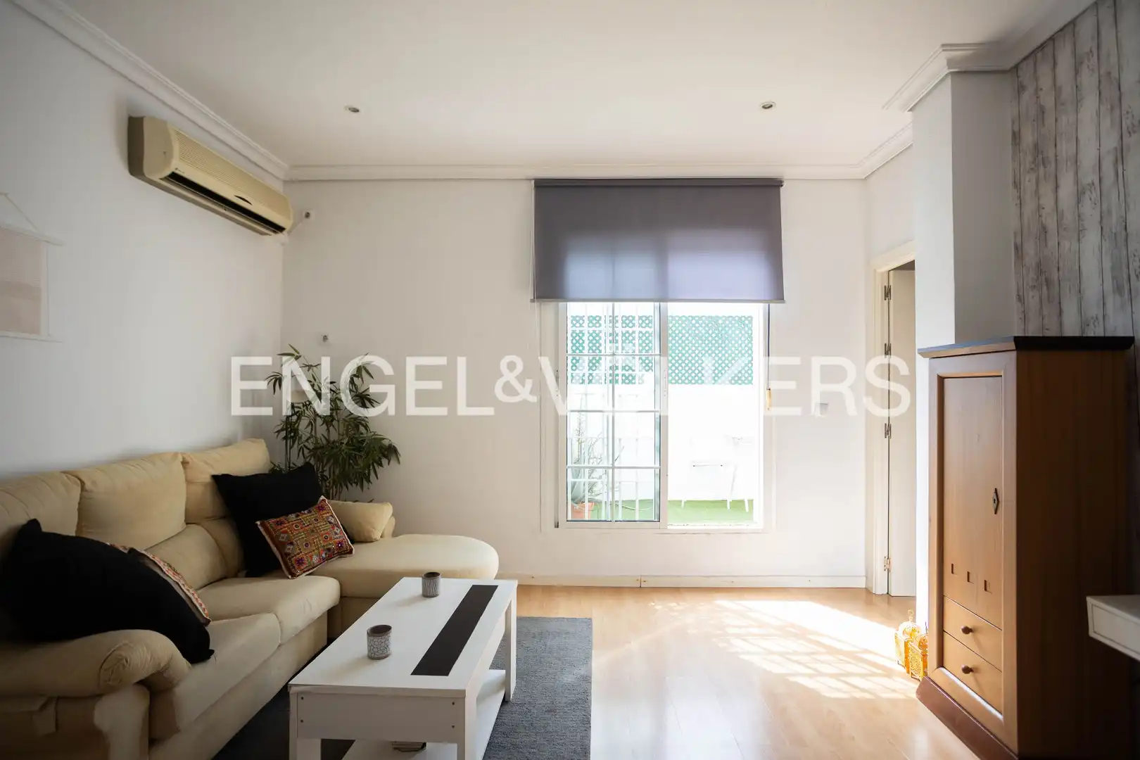 Sala d'estar de Àtic en venda en Sevilla amb Aire condicionat, Calefacció i Terrassa