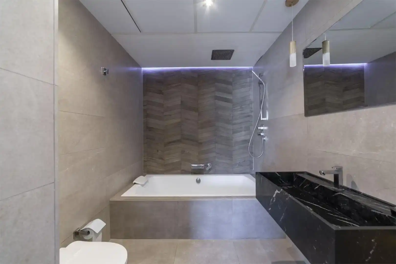 Badezimmer von Wohnung zur Miete in Centro