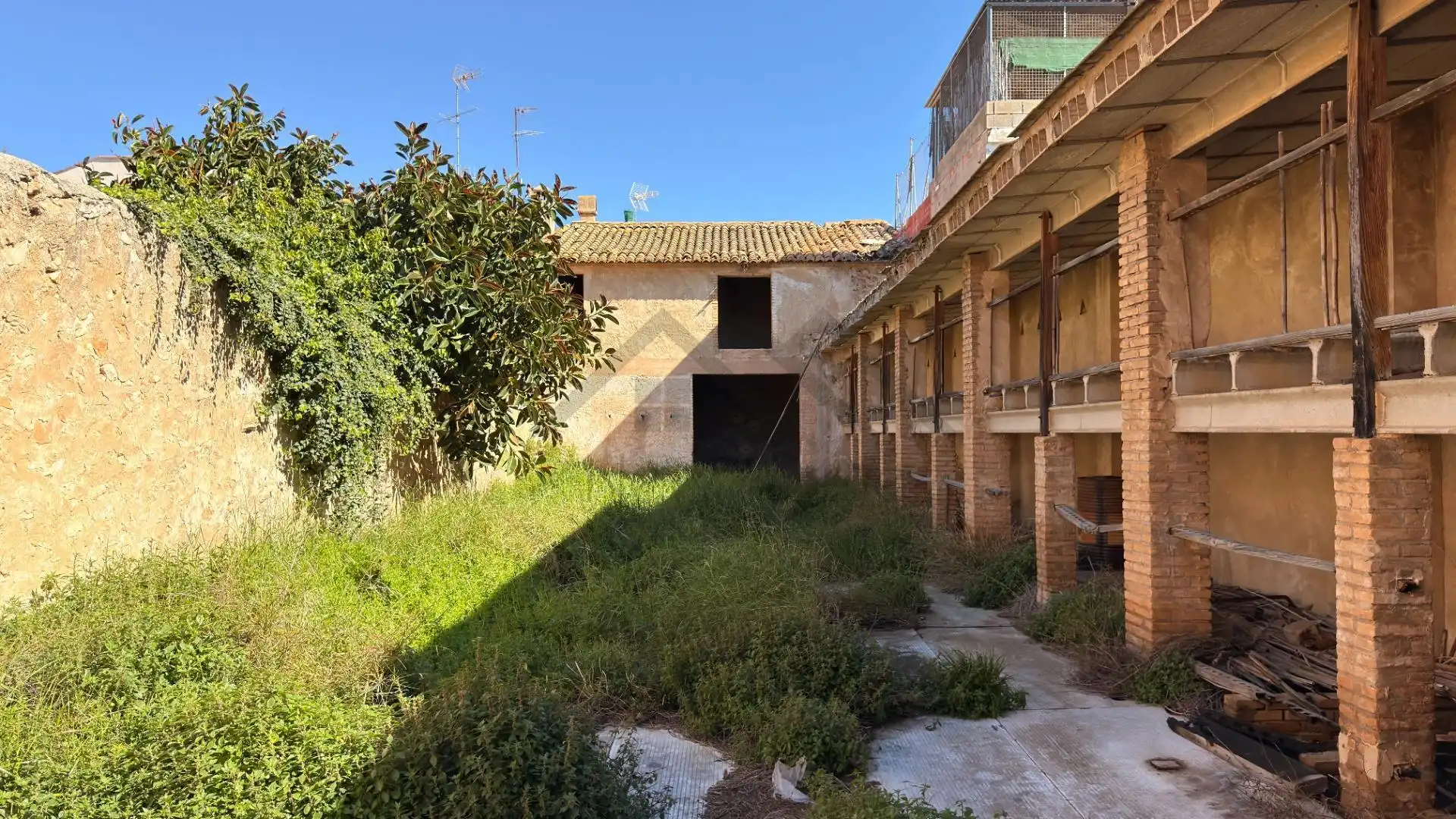 Exterior view of Residential for sale in La Pobla de Vallbona