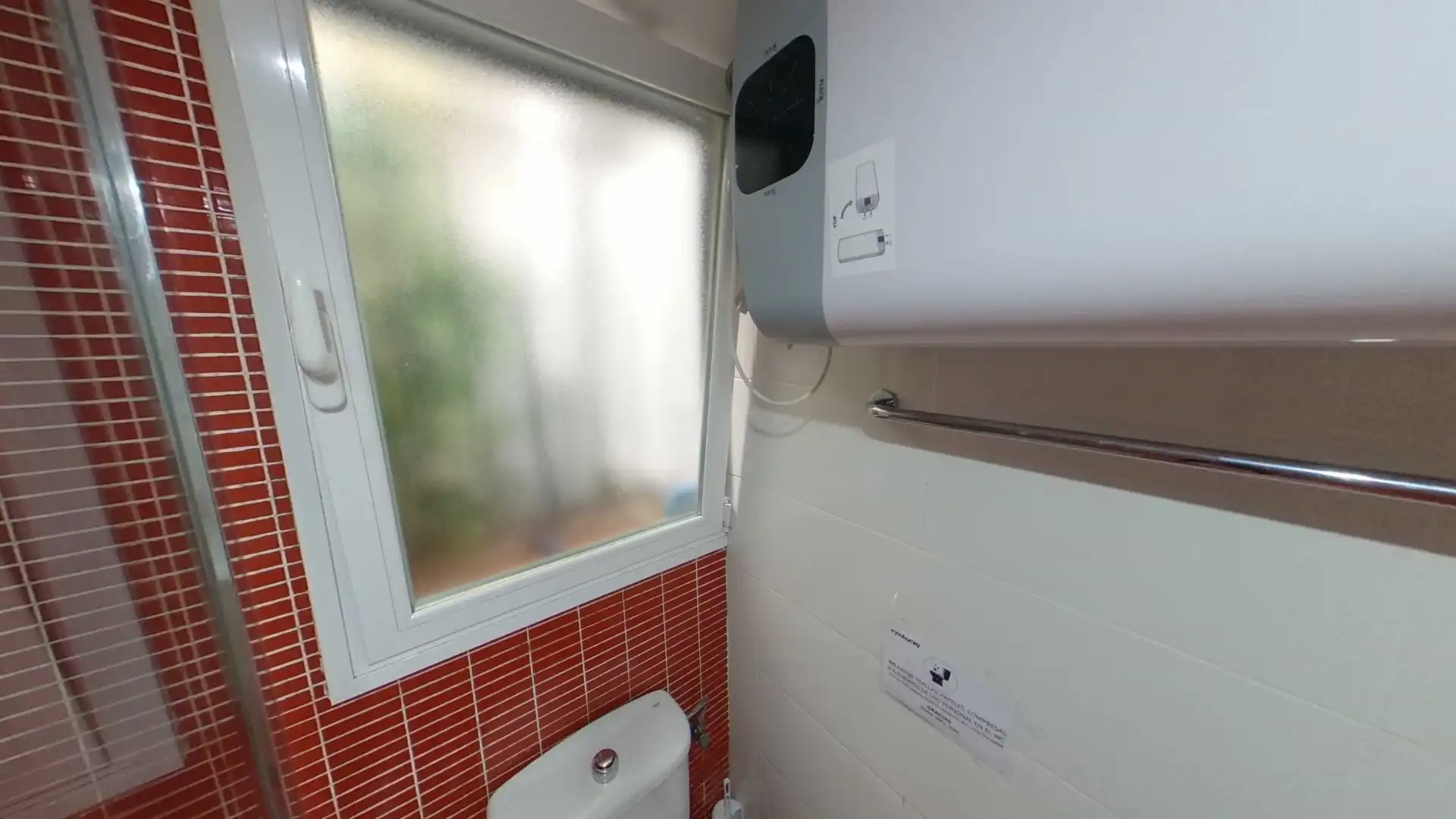 Bany de Pis de lloguer en  Madrid Capital amb Aire condicionat, Calefacció i Moblat