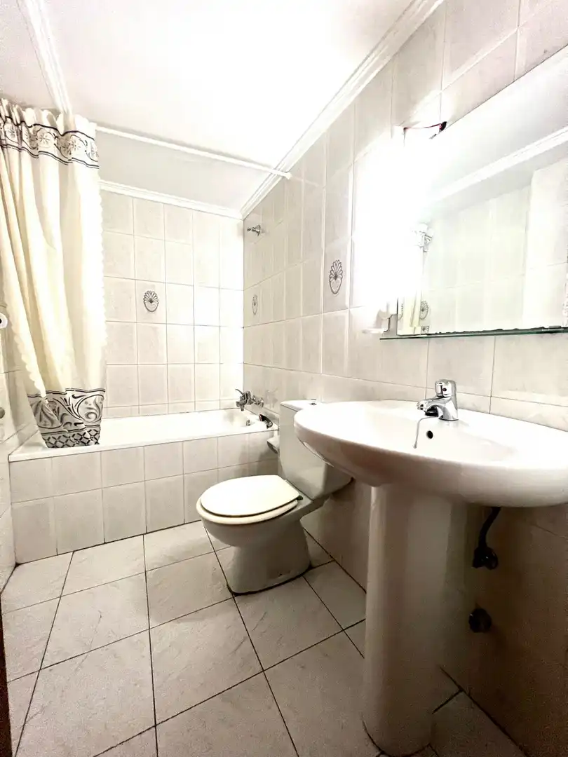 Badezimmer von Geschaftsraum zum Verkauf in Aller