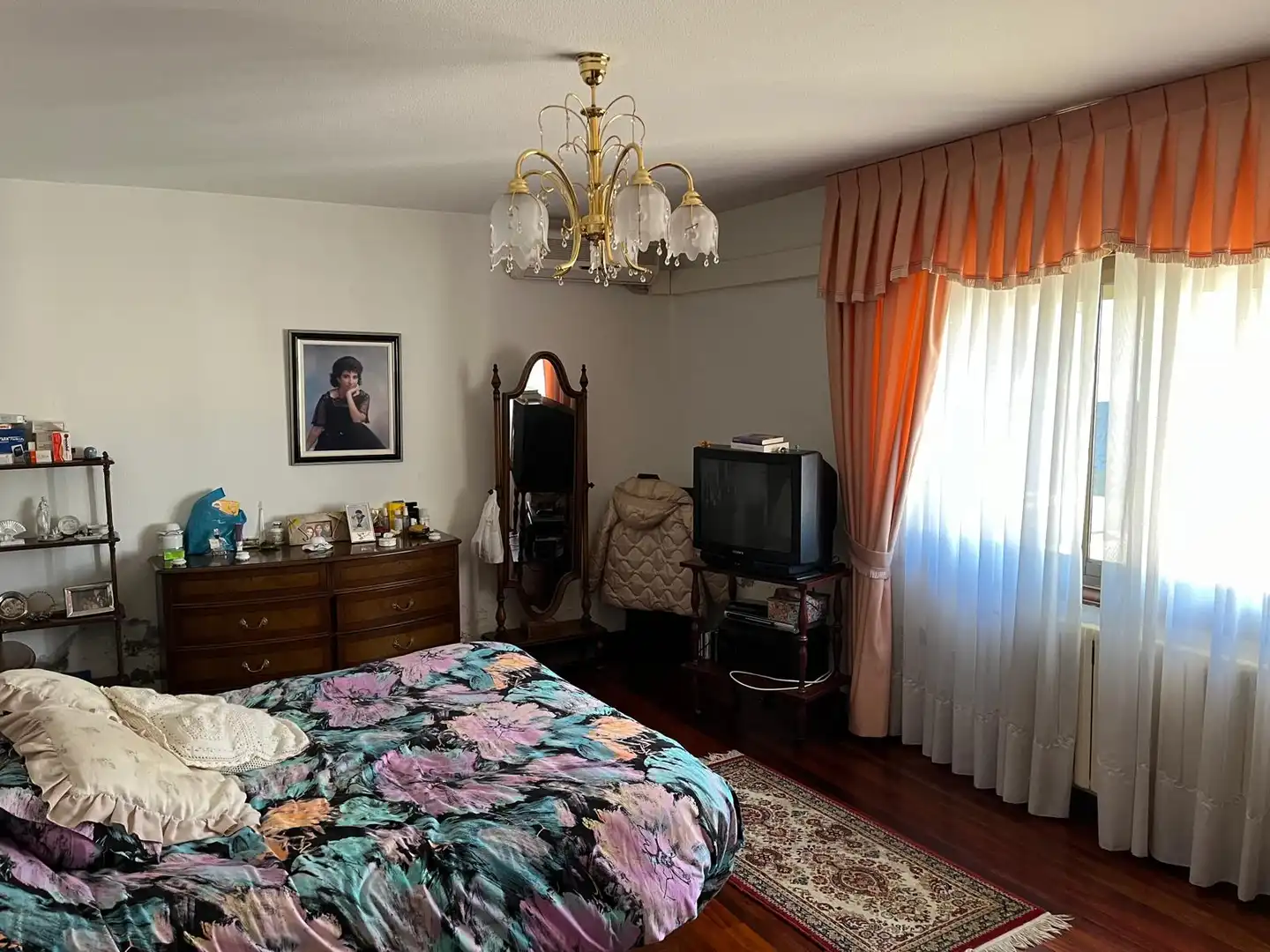 Dormitori de Casa o xalet en venda en Vigo  amb Calefacció, Jardí privat i Parquet
