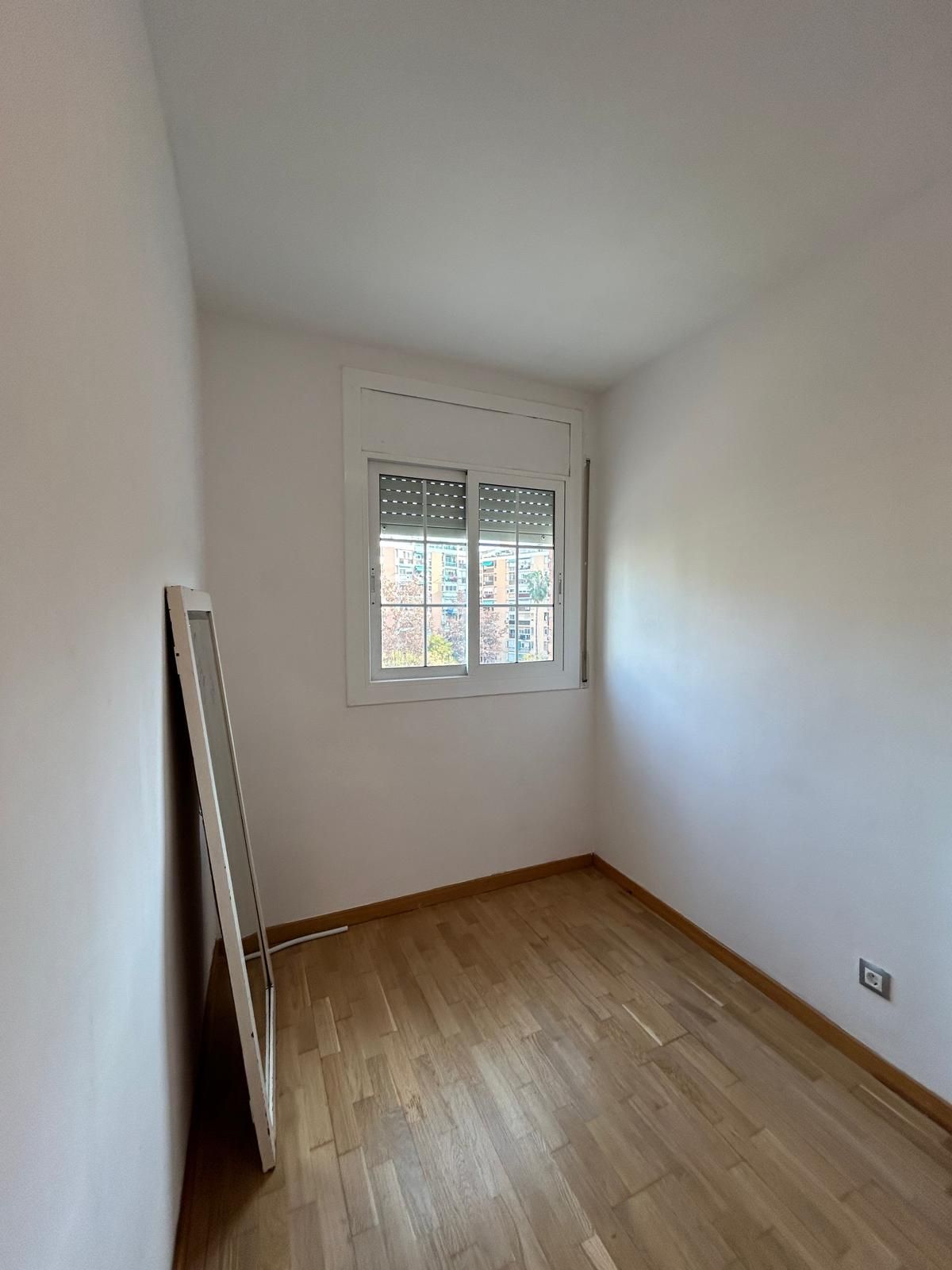 Dormitori de Pis en venda en  Barcelona Capital amb Balcó